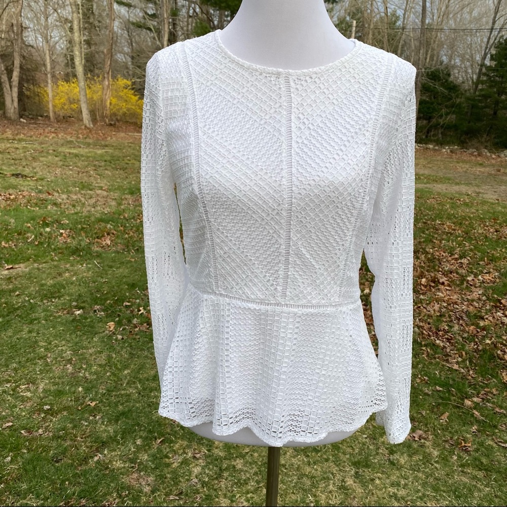 BANANA REPUBLIC TOP BLOUSE WHITE LACE PEPLUM LONG SLEEVE CREWNECK SIZE S